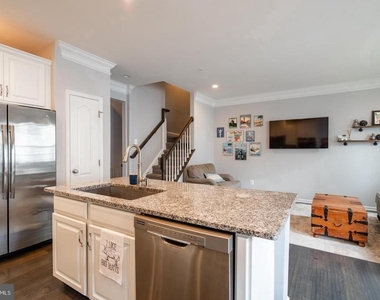 22567 Naugatuck Square - Photo Thumbnail 14