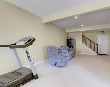 42645 Winter Wind Terrace - Photo Thumbnail 25