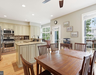 20746 Shoreline Terrace - Photo Thumbnail 9