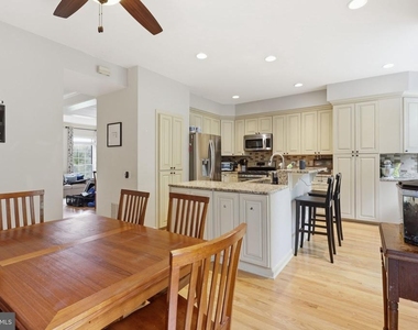 20746 Shoreline Terrace - Photo Thumbnail 10