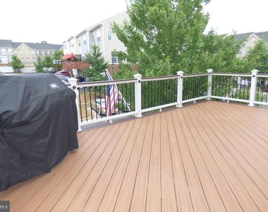 1604 Kinnaird Terrace Ne - Photo Thumbnail 12