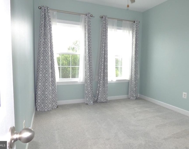 1604 Kinnaird Terrace Ne - Photo Thumbnail 24