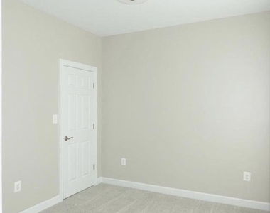 1604 Kinnaird Terrace Ne - Photo Thumbnail 29