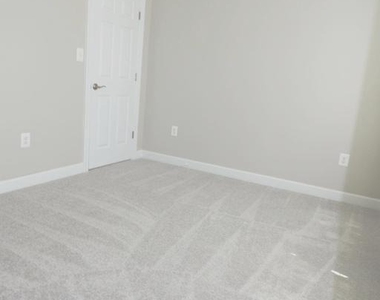 1604 Kinnaird Terrace Ne - Photo Thumbnail 28