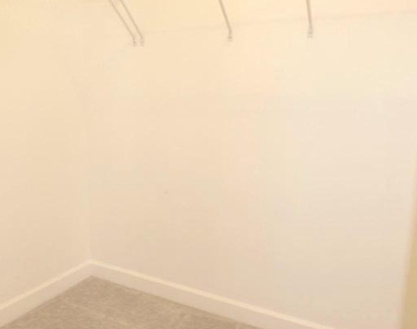 1604 Kinnaird Terrace Ne - Photo Thumbnail 22