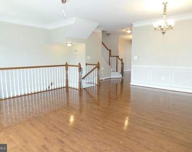 1604 Kinnaird Terrace Ne - Photo Thumbnail 8