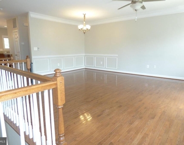 1604 Kinnaird Terrace Ne - Photo Thumbnail 9