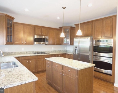 1604 Kinnaird Terrace Ne - Photo Thumbnail 6