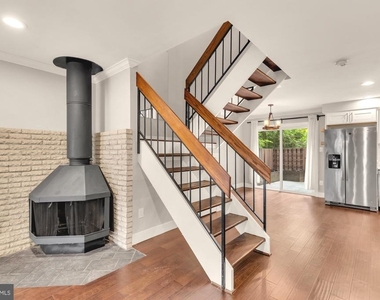 12138 Captiva Court - Photo Thumbnail 4