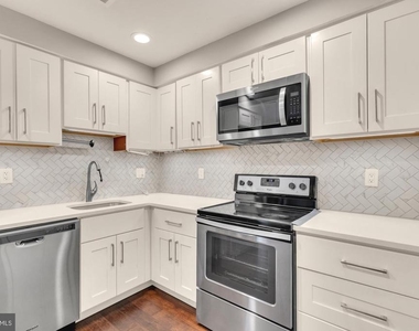 12138 Captiva Court - Photo Thumbnail 8