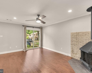 12138 Captiva Court - Photo Thumbnail 3