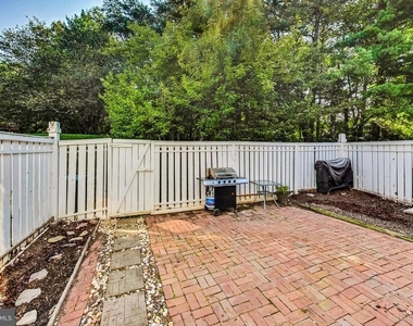 11924 Redtree Way - Photo Thumbnail 28