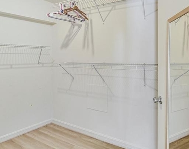 11924 Redtree Way - Photo Thumbnail 17