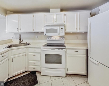 11924 Redtree Way - Photo Thumbnail 8