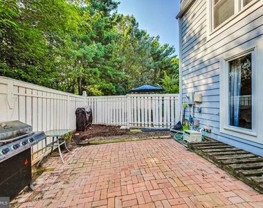 11924 Redtree Way - Photo Thumbnail 29