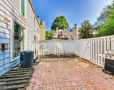11924 Redtree Way - Photo Thumbnail 30