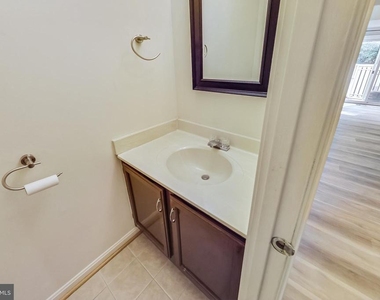 11924 Redtree Way - Photo Thumbnail 10
