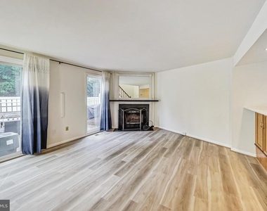 11924 Redtree Way - Photo Thumbnail 4