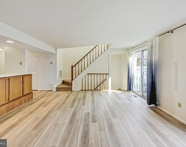 11924 Redtree Way - Photo Thumbnail 6