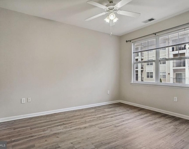 12949 Centre Park Circle - Photo Thumbnail 8