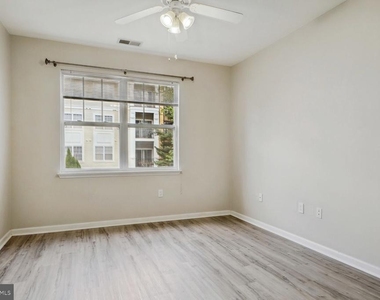 12949 Centre Park Circle - Photo Thumbnail 7