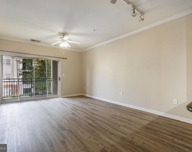 12949 Centre Park Circle - Photo Thumbnail 4