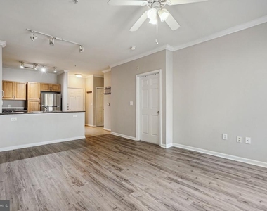 12949 Centre Park Circle - Photo Thumbnail 6