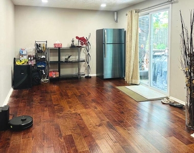 8201 Terra Grande Avenue - Photo Thumbnail 10