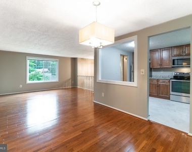 5906 Oak Leather Drive - Photo Thumbnail 7