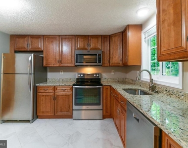 5906 Oak Leather Drive - Photo Thumbnail 10