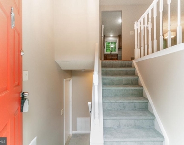 5906 Oak Leather Drive - Photo Thumbnail 3