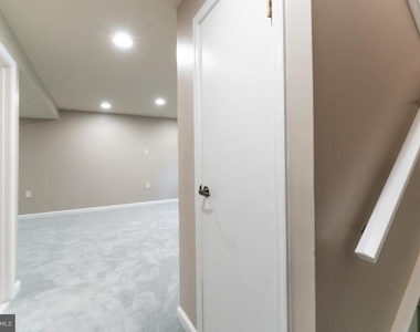 5906 Oak Leather Drive - Photo Thumbnail 32