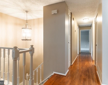 5906 Oak Leather Drive - Photo Thumbnail 12