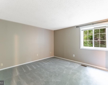 5906 Oak Leather Drive - Photo Thumbnail 13