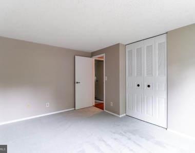 5906 Oak Leather Drive - Photo Thumbnail 17