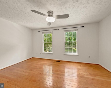 1931 Belmont Ridge Court - Photo Thumbnail 15