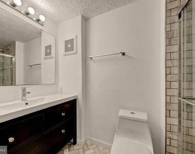 1931 Belmont Ridge Court - Photo Thumbnail 24