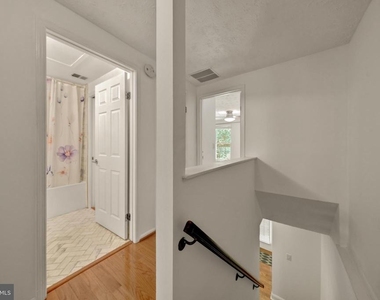 1931 Belmont Ridge Court - Photo Thumbnail 14