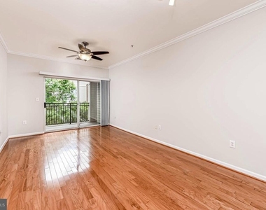 12909 Centre Park Circle - Photo Thumbnail 9