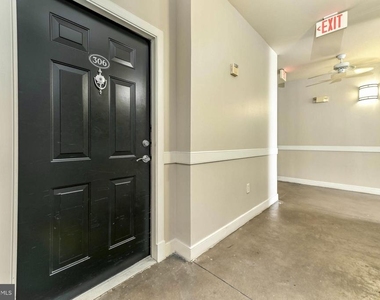 12909 Centre Park Circle - Photo Thumbnail 1