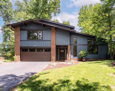 6706 Pine Creek Court - Photo Thumbnail 35