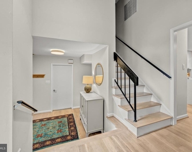 6706 Pine Creek Court - Photo Thumbnail 2