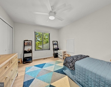 6706 Pine Creek Court - Photo Thumbnail 25