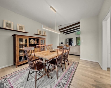 6706 Pine Creek Court - Photo Thumbnail 7