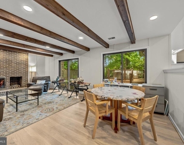 6706 Pine Creek Court - Photo Thumbnail 16