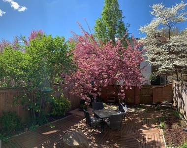 9209 Bailey Lane - Photo Thumbnail 3