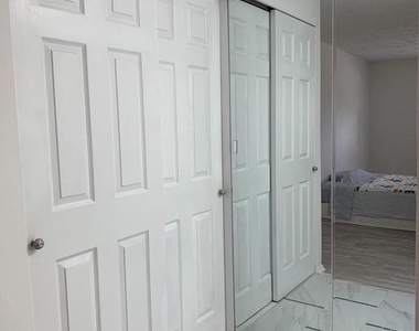 8406 Woodford Court - Photo Thumbnail 23