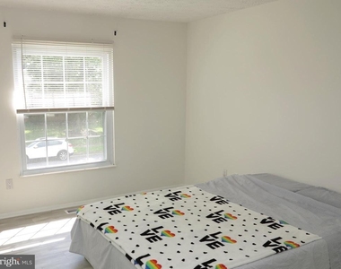 8406 Woodford Court - Photo Thumbnail 18