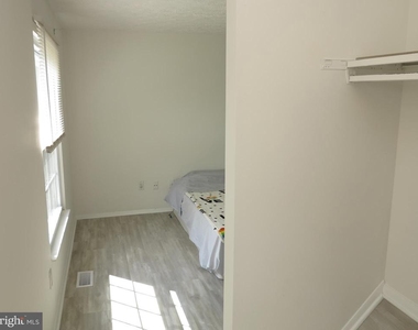 8406 Woodford Court - Photo Thumbnail 21