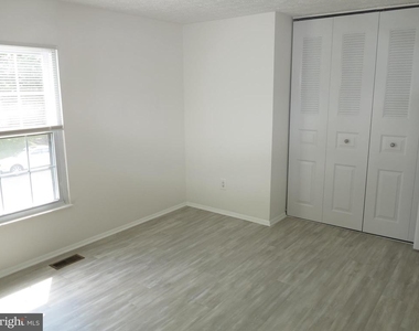 8406 Woodford Court - Photo Thumbnail 31